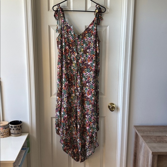 Vince Camuto Floral Jumpsuit - Picture 6 of 8